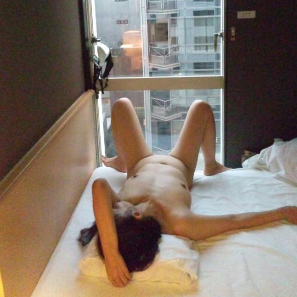【露出狂まとめ】高層ビルだから出来たエロいことのサムネイル