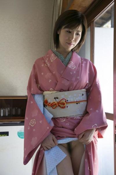 たくし上げエロ画像106枚!スカートを自らたくし上げる女の子がエッチすぎる。のサムネイル画像