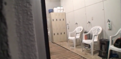 ジム終わりの爆乳素人さんの更衣室を盗撮→シャワー後のストレッチもプルンプルンｗｗｗのサムネイル画像