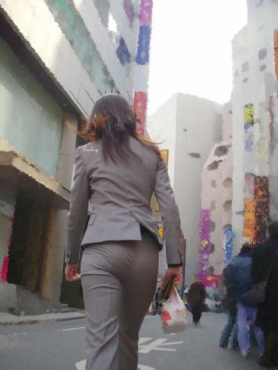 キャリアウーマン出来る女のパンツスーツはエロい！！のサムネイル画像