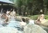 ガチ過ぎる露天風呂盗撮！！こんなロリっ娘まで…