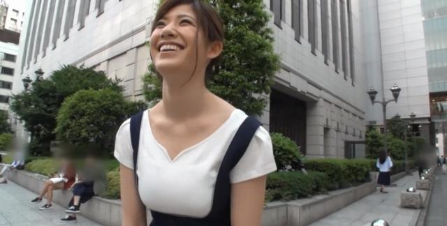 【巨乳 動画キャプ】高身長でややムチっとした巨乳大学生をナンパ→恥じらいながらもハメ撮りOKｗｗｗのサムネイル