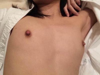 貧乳好きな人も納得の1枚が見つかるちっぱい画像5選のサムネイル画像