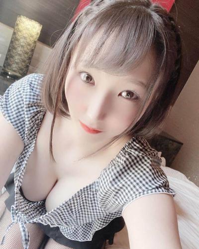 巨乳胸チラ画像115枚！電車や街で盗撮した人妻やギャルの谷間集めてみたのサムネイル画像