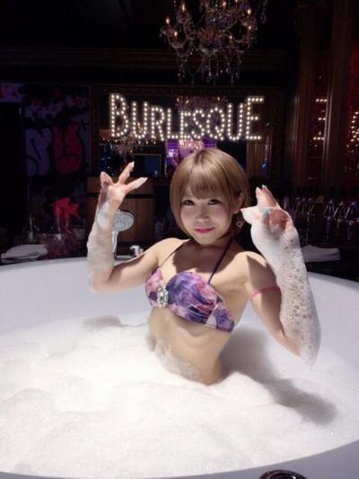 バーレスクエロ画像64枚！ギャルたちがエロすぎ…チップ渡すついでにお触りできるとかマジかwのサムネイル画像