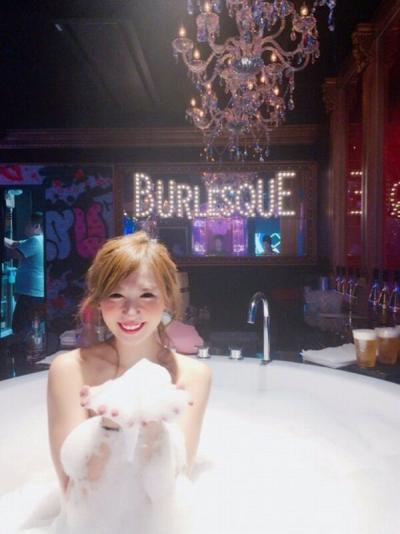 バーレスクエロ画像64枚！ギャルたちがエロすぎ…チップ渡すついでにお触りできるとかマジかwのサムネイル画像