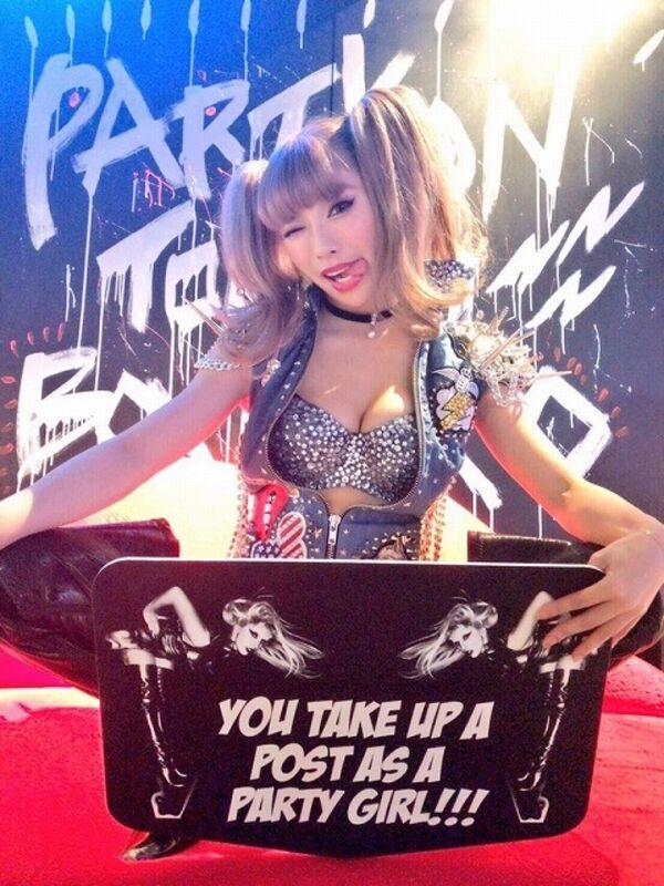 バーレスクエロ画像64枚！ギャルたちがエロすぎ…チップ渡すついでにお触りできるとかマジかwのサムネイル