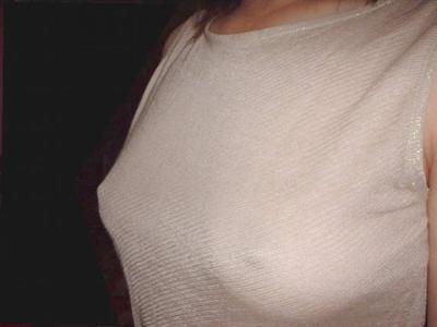 透けブラ時々スケ乳首ｗｗ最近の人妻は明らかに誘っている件！！のサムネイル画像