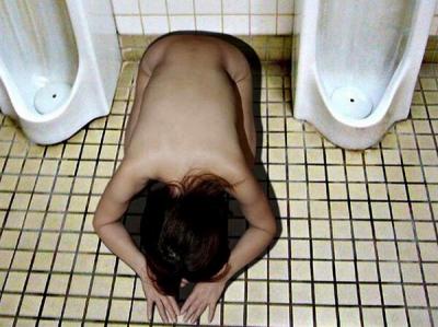 全裸土下座エロ画像30枚！パワハラ感半端ない…ドSにはたまらんな！のサムネイル画像