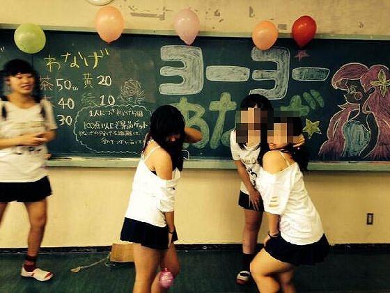 学校内で友達同士自撮りや写メをとってるJKってだいたい可愛くない！？のサムネイル