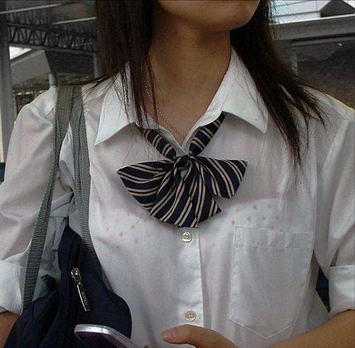 夏は間近！そろそろカラフルなJKの透けブラが堪能出来るぞ～のサムネイル