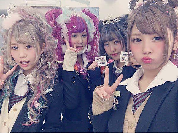 今時JKのプリクラを集めてみたけど3回はシコれるねｗｗｗのサムネイル