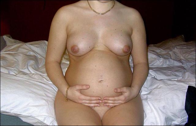 【マニア必見！】妊婦さん達が今しか撮れない身体を写真に収めた姿！のサムネイル
