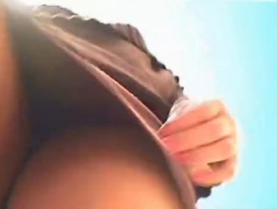 ゲーセンに仕込んだ高性能カメラでズームイン盗撮！！のサムネイル画像