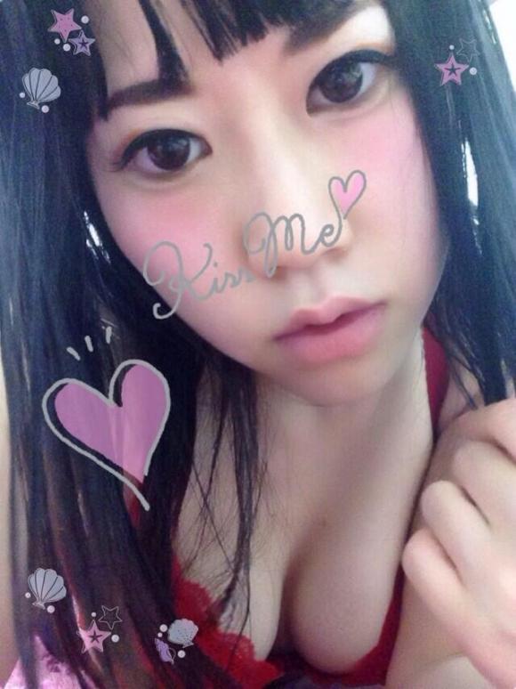 風俗で働く現役女子大生23歳がヌード写メをツイートしまくり！！のサムネイル