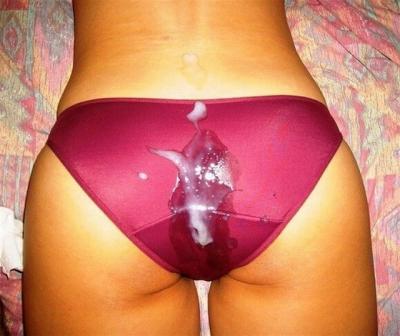 下着に精子をぶっかけてるフェチ向け画像！服を汚すことに快感を覚える変態紳士wwのサムネイル画像