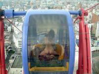 観覧車の頂上で公開セクロスしてるカップルを盗撮したったｗｗ