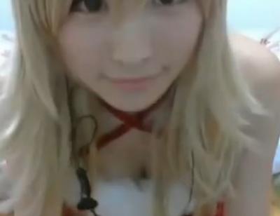 真夏のミニスカサンタさんチラリズムがエロ過ぎる件！！のサムネイル画像