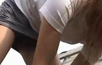 いちご狩りに来たお姉さんたちのパンチラ狩りｗｗのサムネイル画像