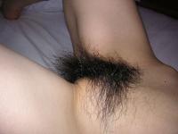 密林のように生い茂った毛深すぎる陰毛画像！！