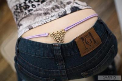 【素人】思わずガン見してしまうケツチラ画像のサムネイル画像