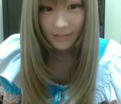 ディズニーのアリスコスプレが似合い過ぎの金髪レイヤー！！のサムネイル画像