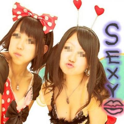 初ビキニにテンションMAXでエロプリを取るバカエロギャルｗｗのサムネイル画像