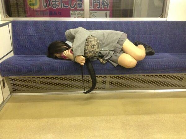 女子高生の日常生活ってこんなにエロいのか！！のサムネイル
