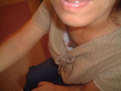 身近なエロ画像54枚！街中でおっぱいをポロリしちゃった素人たちｗｗｗのサムネイル画像