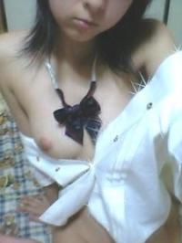 自撮りでマンコまでガッツり移しちゃう素人のエロ写メ！！