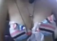 水着を来たJKがブラを脱いだら絆創膏おっぱいでBAN確定！！