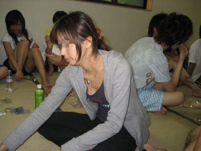 日常に潜むエロ画像121枚！何気ない瞬間が画像で見るとクッソエロい件ｗｗのサムネイル画像