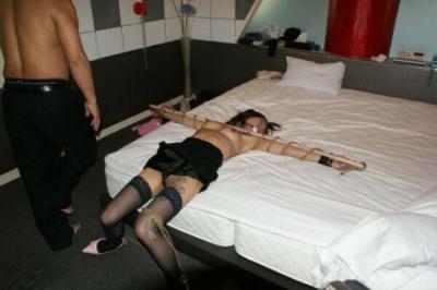 磔エロ画像76枚！ラブホテルに設置されてら一度はやってみるよねｗｗｗのサムネイル画像