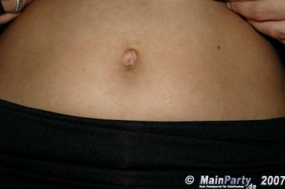 【マニア向け】思わず触りたくなるへそ出し画像！！のサムネイル画像