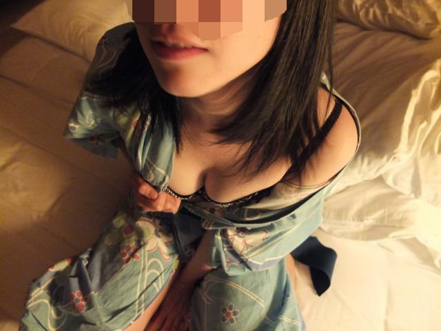 これが和のエロさ！！浴衣や着物ではだけまくりなエロ画像のサムネイル