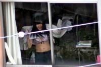 民家の窓やベランダ見てたらものすごいエロシーンを発見したので速攻で写メったｗｗ