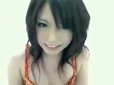 スタイル抜群のくびれ美女が生脱ぎで下着一枚に…のサムネイル画像