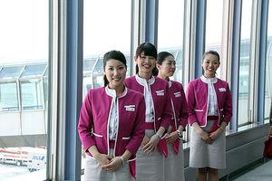 これがファーストクラスのエロさｗｗ世界各国の美人CA画像！！のサムネイル画像