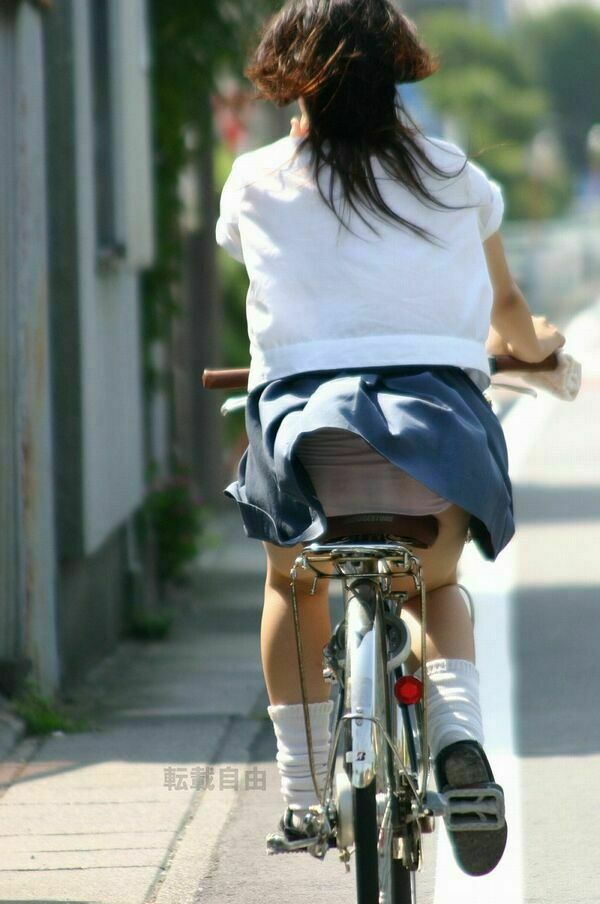 自転車パンチラエロ画像 91枚目