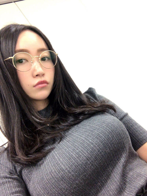 着衣巨乳エロ 38枚目