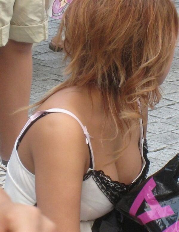 着衣巨乳エロ 78枚目