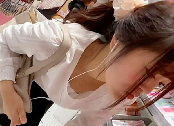 胸ちらエロ画像 201枚目