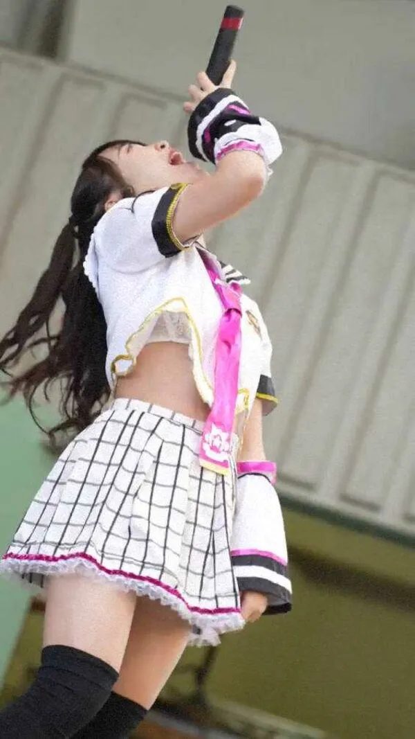 ダンス 胸チラ 5枚目