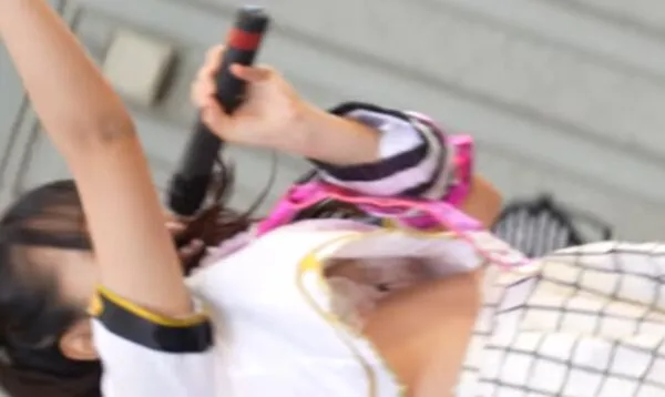 ダンス 胸チラ 6枚目