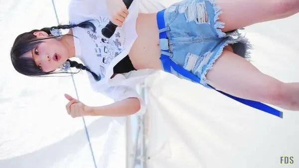 ダンス 胸チラ 11枚目