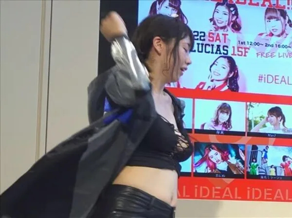 ダンス 胸チラ 21枚目