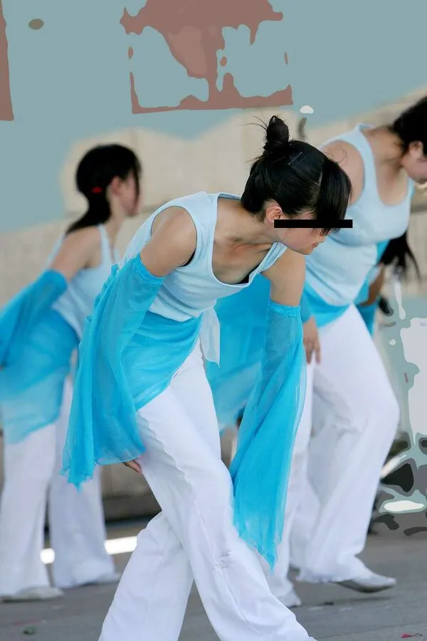 ダンス 胸チラ 26枚目