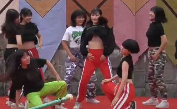 ダンス 胸チラ 28枚目