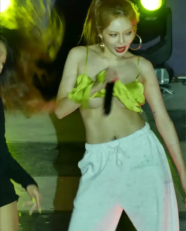 ダンス 胸チラ 31枚目