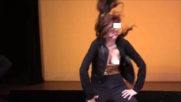ダンス 胸チラ 40枚目